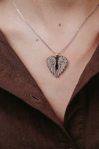 Colar Personalizado Asas c/ Brilhantes